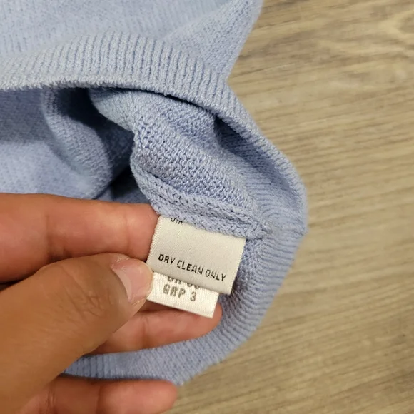 St. John Women Blue V Neck Tank Top Size Medium - Picture 5 of 6